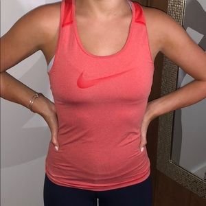 Nike tank top size xs